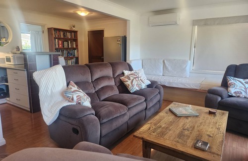 Tauranga House | Peppertree - Close to Hospitals and Sports Grounds, FreeParking, Fast Fibre Wifi