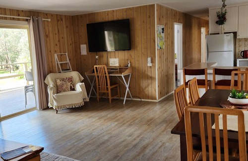 Bonnie Doon House | Peppin Pines Retreat -A Private Oasis, acreage with lake views and room to move!