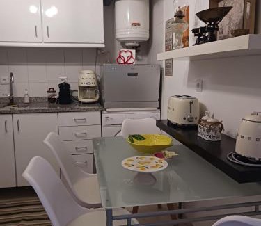 Penafiel House | Pequena Casa rústica com piscina