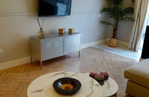 Doctor Barraquer-Grupo Renfe-Policlinico Apartment | "Peral boutique Apartments: Cozy apartment in the center of Seville: