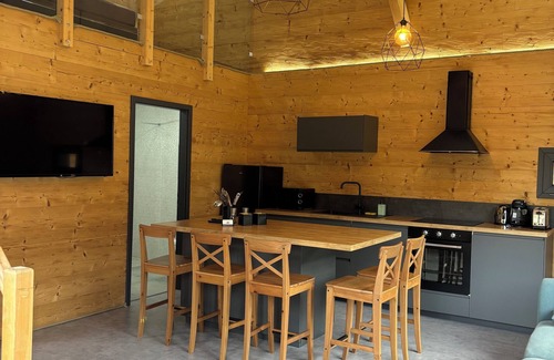 Rochesson Ski Chalet | Perce-Neige 5p : Charming chalet in a quiet location, private spa