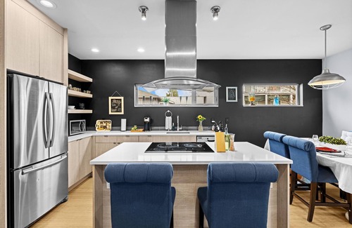 Fremont House | Perch - Indo Haven: Home w/rooftop view of the water/city/Mt.Rainier