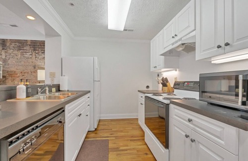 Maryville Apartment | Perch Over Pistol Creek