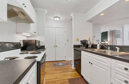 Maryville Apartment | Perch Over Pistol Creek