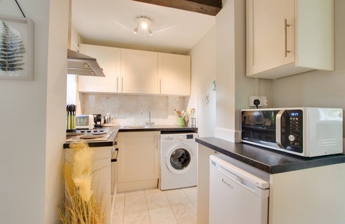 Woodbridge House | Perch Place - One Bedroom House, Sleeps 2