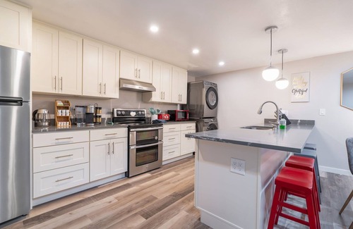 North Queen Anne Apartment | Perch - Queen Ann Flat: Spacious and Cozy 2BR home w/Parking