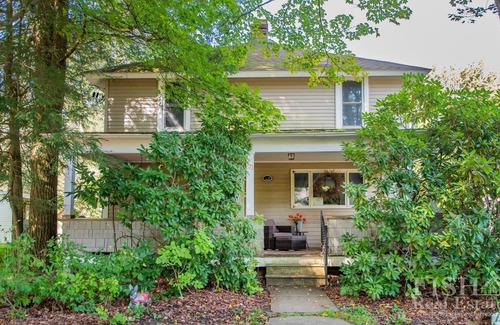 Eagles Mere Cottage | Perch yourself at "Eaglet" Cottage in Eagles Mere
