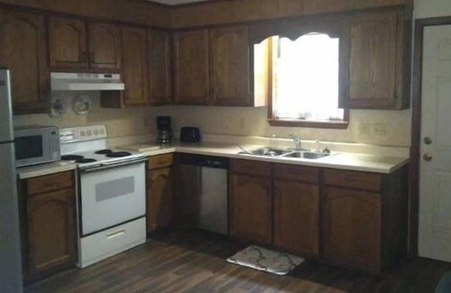 McComb Apartment | Percy Quinn Vacation Rental B