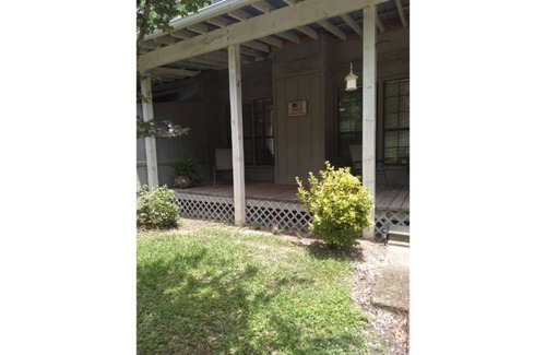 McComb Apartment | Percy Quinn Vacation Rental B
