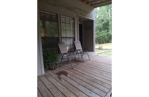 McComb Apartment | Percy Quinn Vacation Rental B