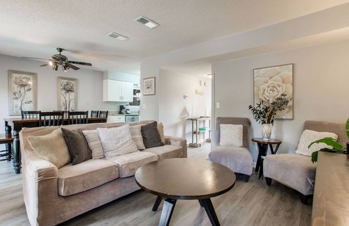 Chandelle First House | Perdido Key Beach Pad Cozy Stay Near the Coast
