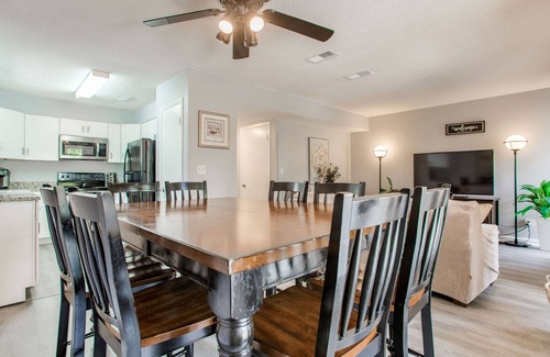Chandelle First House | Perdido Key Beach Pad Cozy Stay Near the Coast