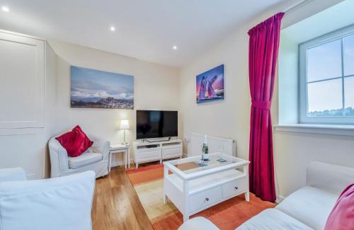 Fintry House | Peregrine Cottage