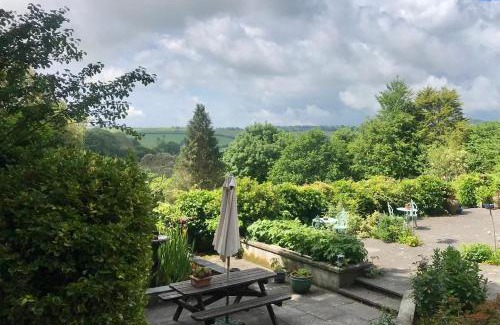 Lostwithiel House | Peregrine hall