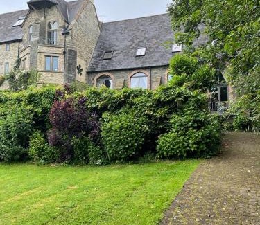 Lostwithiel House | Peregrine hall