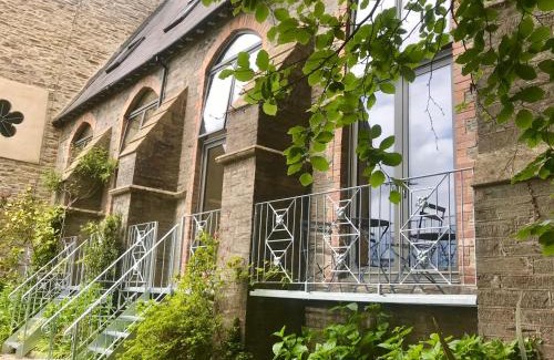 Lostwithiel House | Peregrine hall