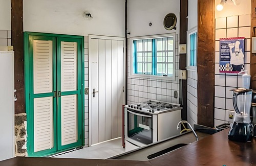 Morro da Cruz House | Perequê house with pool 300m from the beach