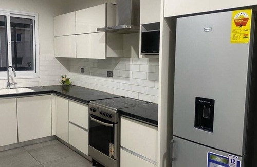 Accra House | PERF DELUXE nHOME AWAY FROM HOME WITH 24hr SECURITY SERVVICES