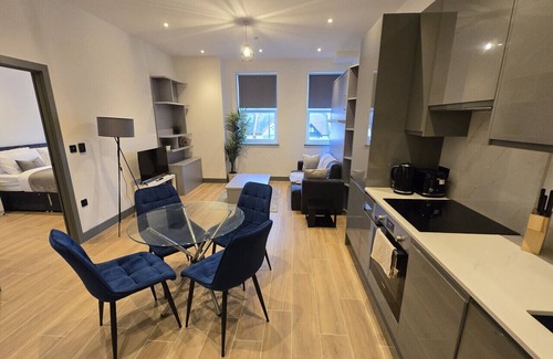 West Finchley Apartment | Perfect 1-Bed | Work & Leisure