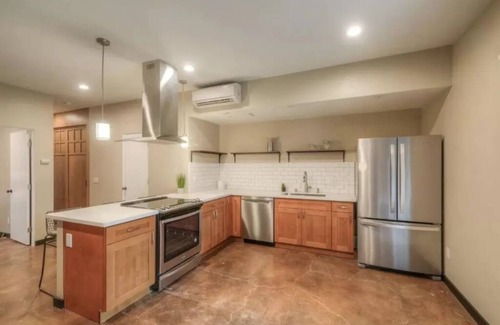 Central Sacramento House | Perfect 1-bedroom on beautiful and quiet street