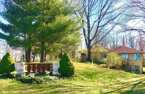 Uniontown House | Perfect!-150 5-Star reviews! Great Gardens, Views & PRIVACY. Seniors?-YES!