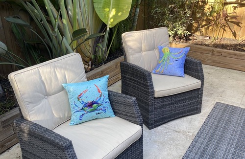 Midtown House | Perfect 2 BR Escape Near Smathers Beach w Bikes, fishing poles & Beach Chairs!