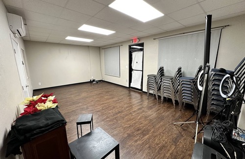 Duluth Apartment | Perfect 2-Part Office & Warehouse Event Space with a Garage, All White Walls!