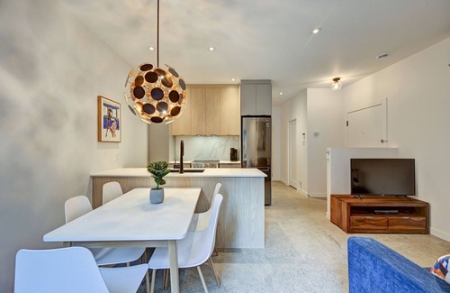 Pointe-Saint-Charles Condo | Perfect 2bdr in the hart of Montreal