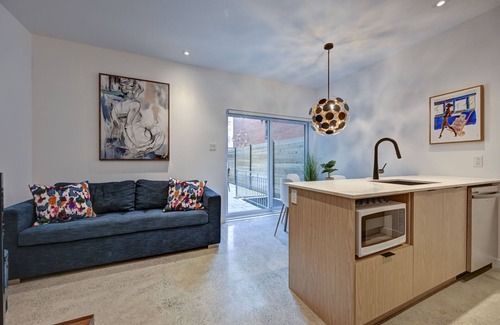 Pointe-Saint-Charles Condo | Perfect 2bdr in the hart of Montreal
