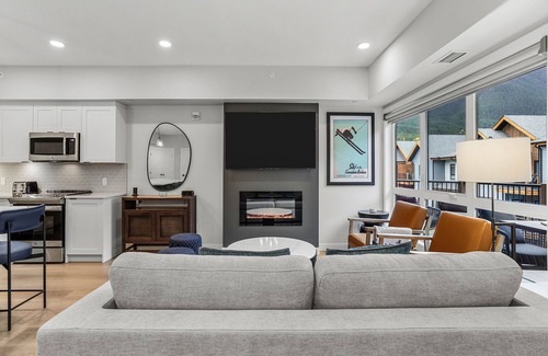 Bighorn No. 8 Apartment | Perfect 3Bed/2Bath Top Floor Mt.Views-Pool/Hot Tub
