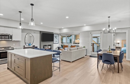 Bighorn No. 8 Apartment | Perfect 3Bed/2Bath Top Floor Mt.Views-Pool/Hot Tub