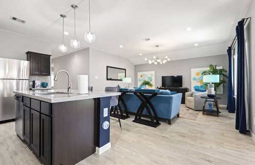 Barker House | Perfect 4 Temp Housing/Displaced Homeowners/Relocation
