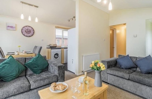 Fenny Bentley House | Perfect accommodation for a family, on a fully equipped holiday park