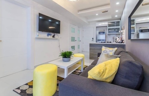 Renacimiento Apartment | Perfect Apartment Downtown Gym Pool Wifi