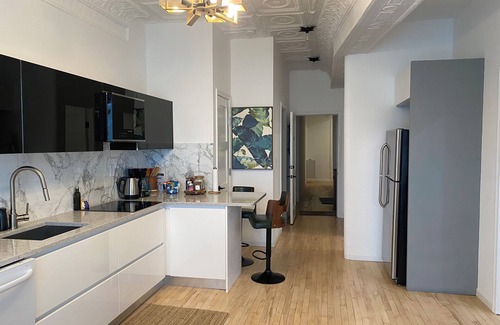 West End - West Side Apartment | Perfect Apartment in vibrant city.High ceilings beautifully designed 2 bedroom’s