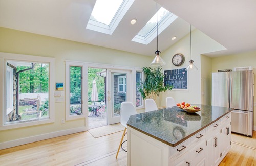 Cos Cob House | Perfect Balance of Nature and Social Life, includes swimming pool