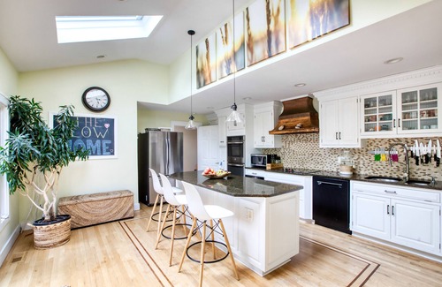 Cos Cob House | Perfect Balance of Nature and Social Life, includes swimming pool