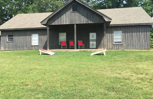 Oxford Cabin | Perfect Ballgame Getaway