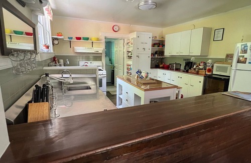 Fayetteville House | Perfect Basecamp! 3b/3bath Historic Downtown 🏡
