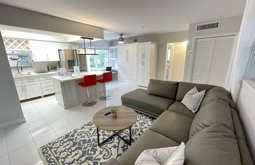 Lauderdale Beach Apartment | Perfect Beach Escape 1BD/1Bath Close to Everything