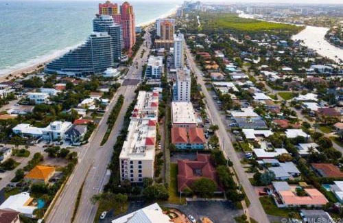 Lauderdale Beach Apartment | Perfect Beach Escape 1BD/1Bath Close to Everything