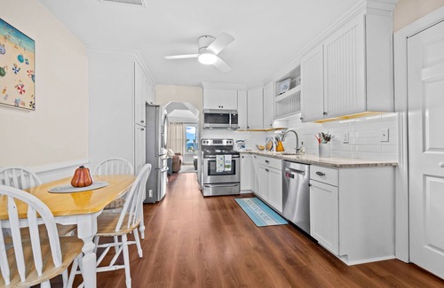 Chic's Beach House | Perfect Beach Getaway Spot and Great For Families