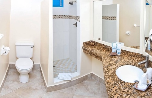 St. Lawrence Gap Hotel | Perfect Beach Getaway in Barbados! Kitchenette & Balcony, Pool, Free Parking!