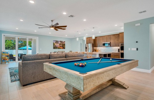 Crystal Lakes House | Perfect Beach House with Private Heated Pool, Walking Distance to the Beach