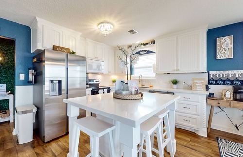 San Luis House | Perfect beach home with Gulf-view deck, balcony & central AC - snowbird-friendly