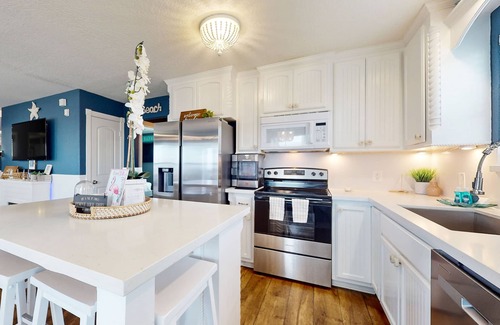 San Luis House | Perfect beach home with Gulf-view deck, balcony & central AC - snowbird-friendly