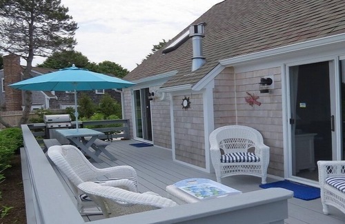 Chatham House | Perfect beach house to spend your summer days in!