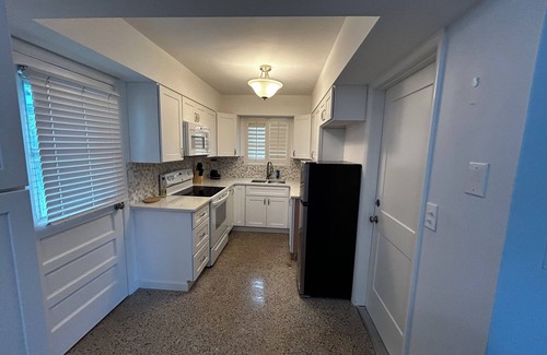 Wilbur-By-The-Sea House | Perfect beachside bungalow vacation for Snowbirds, family, or professional.