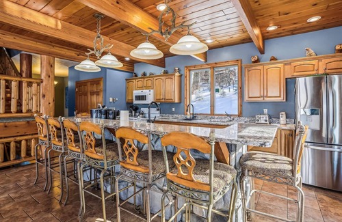 Timberline House | Perfect & beautiful location to gather family and friends for any occasion!