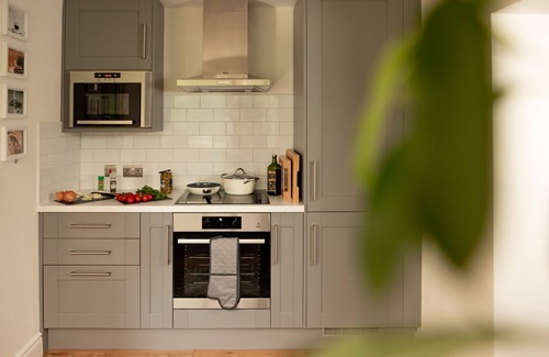 Bicester House | Perfect Bicester Village stay at 2 bedroom house